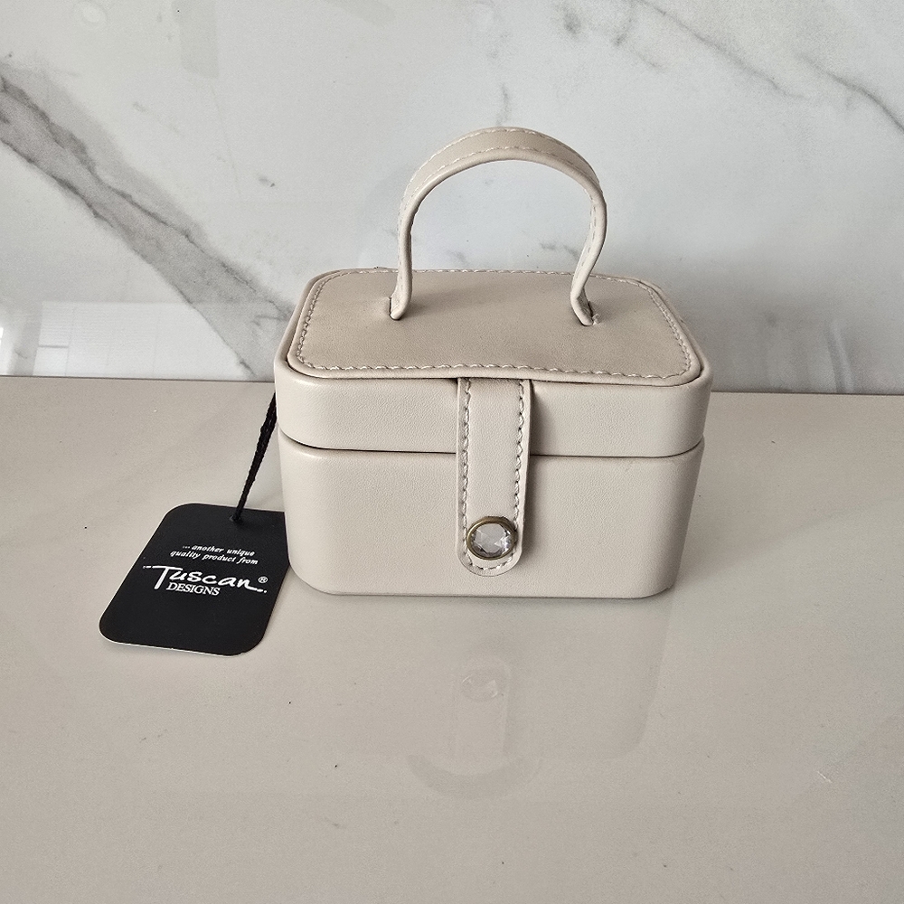 Tuscan Designs | Cream Jewelry Travel Case